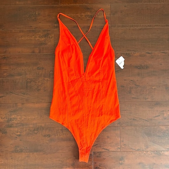FREE PEOPLE Intimately V-Neck Wire Front Low Back Bodysuit Red NWT Size Large - Picture 2 of 12